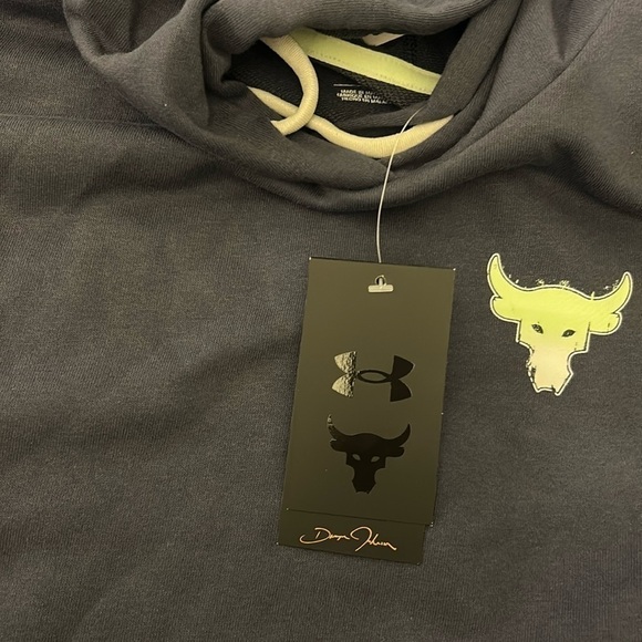 Project Rock Short Sleeve Crop Hoodie | SIZE L - Picture 6 of 8